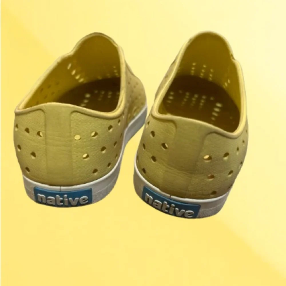 Native Kids Lemon yellow Slip-On Shoe/sneakers